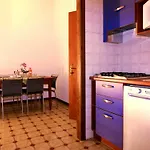 شقة Carina